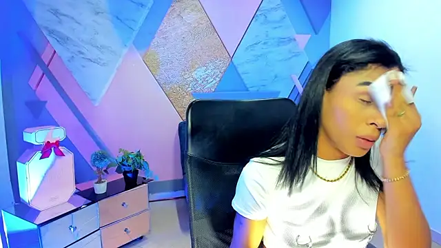 Snapshot of keytinthomson_ chatting on October 16, 2025, 7:48 pm keytinthomson online show from October 16, 2025, 7:48 pm