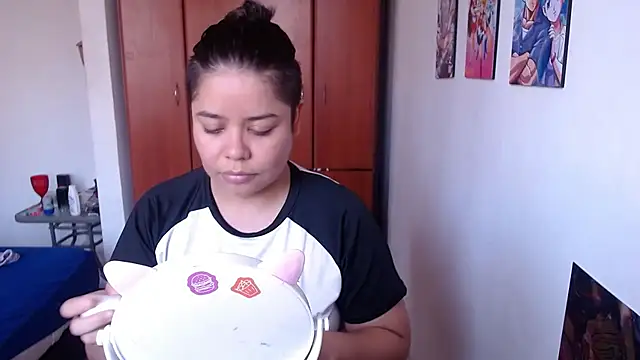 Snapshot of saenz_eymi chatting on October 25, 2025, 4:35 pm saenz eymi online show from October 25, 2025, 4:35 pm