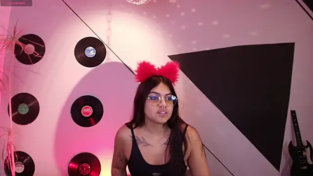 Lilith and Khloe online show from September 24, 2025, 11:24 am