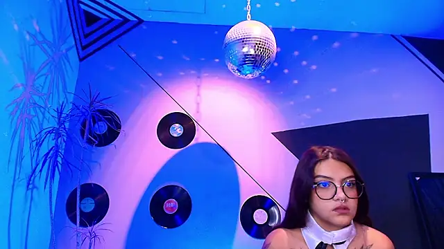 Snapshot of Lilith_and_Khloe chatting on February 19, 2026, 11:39 am Lilith and Khloe online show from February 19, 2026, 11:39 am