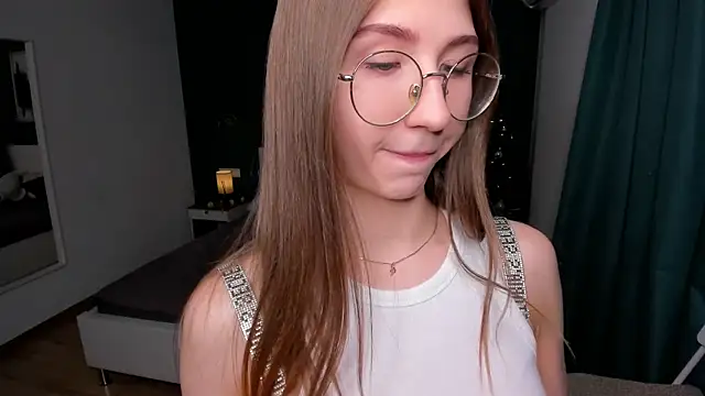 Snapshot of EditaBand chatting on January 8, 2026, 7:05 pm EditaBand online show from January 8, 2026, 7:05 pm