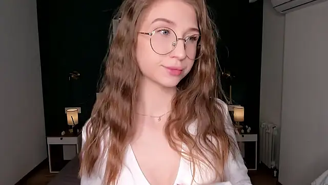 Snapshot of EditaBand chatting on February 13, 2026, 7:21 pm EditaBand online show from February 13, 2026, 7:21 pm