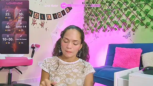 Karen Ariass online show from October 28, 2025, 1:36 pm