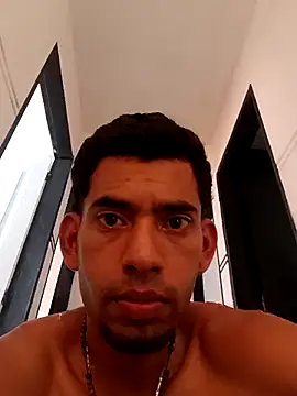 Snapshot of Negritohot2828 chatting on October 17, 2025, 4:31 pm Negritohot2828 online show from October 17, 2025, 4:31 pm