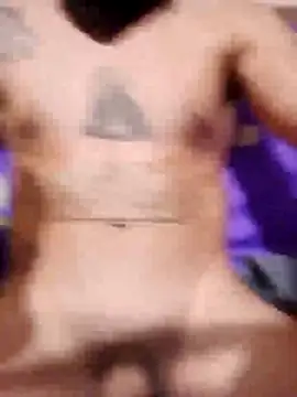 Snapshot of Golonzo1996 chatting on November 22, 2025, 10:31 pm Golonzo1996 online show from November 22, 2025, 10:31 pm