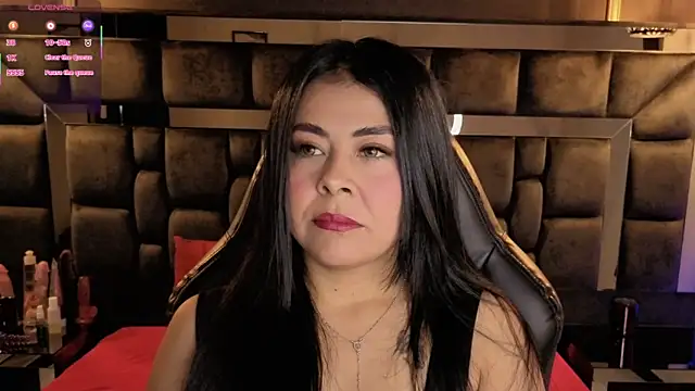 Snapshot of Aniajoness_ chatting on October 7, 2025, 3:58 am Aniajoness online show from October 7, 2025, 3:58 am