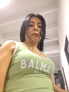 Aniajoness  online show from November 16, 2025, 2:50 am