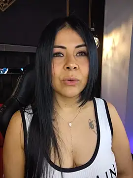 Snapshot of Aniajoness_ chatting on June 25, 2026, 5:12 am Aniajoness online show from June 25, 2026, 5:12 am