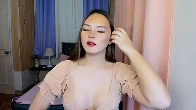 ameliamaureen online show from May 19, 2026, 3:51 pm