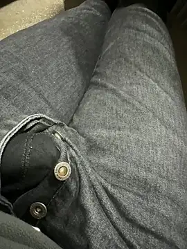 Snapshot of Ersin_meral chatting on September 30, 2025, 3:39 pm Ersin meral online show from September 30, 2025, 3:39 pm