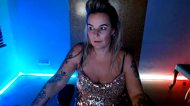 Mrs-Aurora online show from December 2, 2025, 11:56 pm