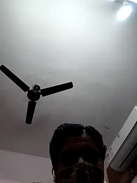 Tamil-Meenu12 online show from November 26, 2025, 6:14 am