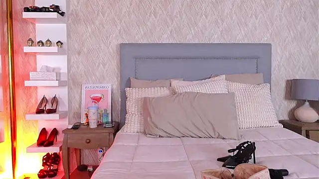 Snapshot of Sofy_Bradd chatting on November 26, 2025, 8:15 am Sofy Bradd online show from November 26, 2025, 8:15 am