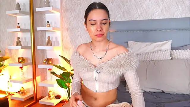 Sofy Bradd online show from March 21, 2026, 8:19 am