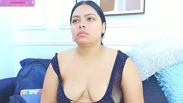 Daisy Price online show from November 6, 2025, 11:33 am