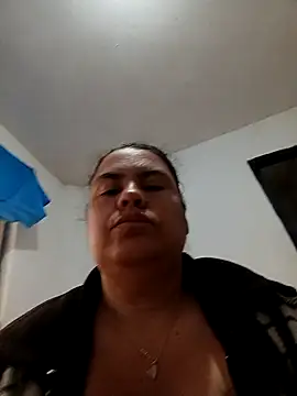 yaneth  online show from September 30, 2025, 12:32 pm