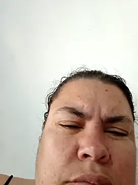 yaneth  online show from October 25, 2025, 12:34 pm