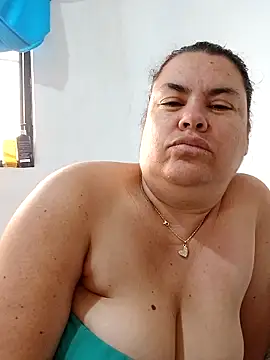 yaneth  online show from November 2, 2025, 12:40 pm