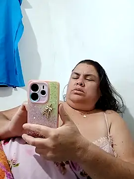 yaneth  online show from November 10, 2025, 1:26 am