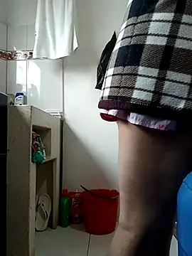 yaneth  online show from November 10, 2025, 1:32 pm