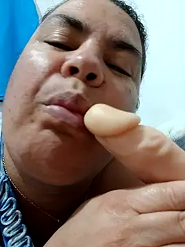 yaneth  online show from December 15, 2025, 11:20 pm