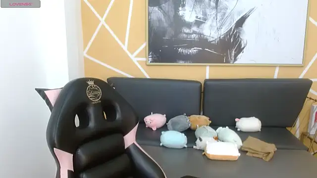 Snapshot of olivia_russo_ chatting on January 9, 2026, 8:21 pm olivia russo online show from January 9, 2026, 8:21 pm