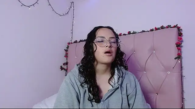 Snapshot of manumeow1 chatting on December 14, 2025, 10:14 pm manumeow1 online show from December 14, 2025, 10:14 pm