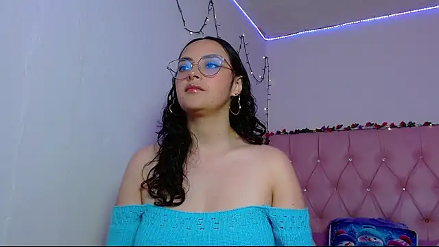 Snapshot of manumeow1 chatting on December 21, 2025, 9:55 pm manumeow1 online show from December 21, 2025, 9:55 pm