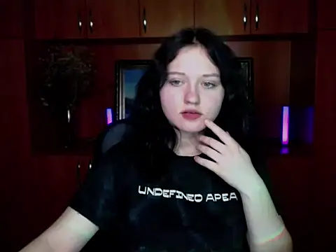 Snapshot of LadyAlice_ chatting on November 7, 2025, 7:14 pm LadyAlice online show from November 7, 2025, 7:14 pm