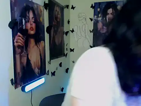 Snapshot of LadyAlice_ chatting on November 15, 2025, 7:05 am LadyAlice online show from November 15, 2025, 7:05 am