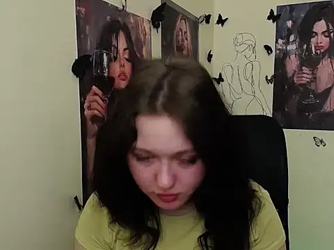 LadyAlice  online show from April 16, 2026, 6:03 am