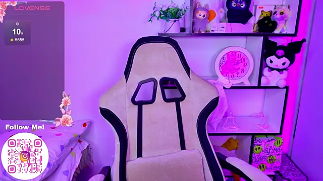 Snapshot of MiaScarlettt chatting on December 3, 2025, 7:12 pm MiaScarlettt online show from December 3, 2025, 7:12 pm