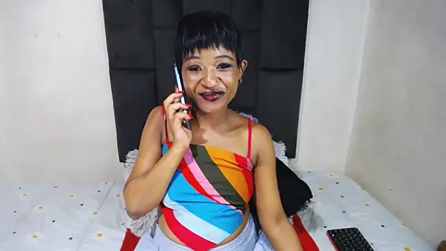 Snapshot of GoldenBigAssCurvy chatting on February 5, 2026, 10:25 pm GoldenBigAssCurvy online show from February 5, 2026, 10:25 pm