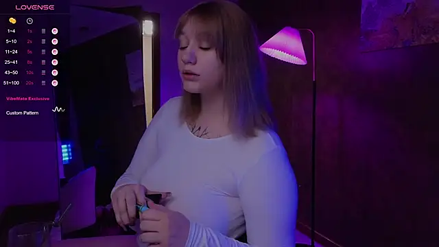 Morvelyn online show from October 14, 2025, 5:03 pm