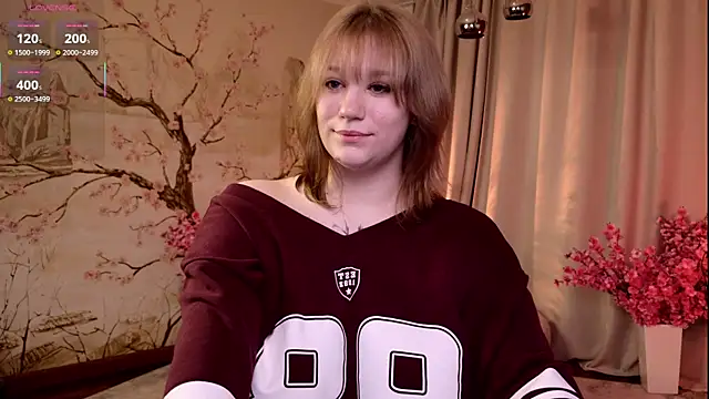 Morvelyn online show from November 18, 2025, 4:44 pm