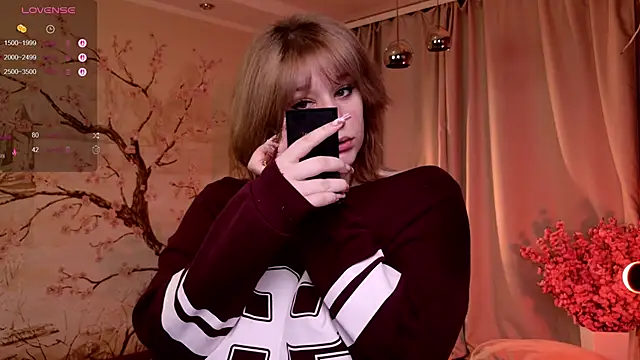 Morvelyn online show from November 28, 2025, 12:41 pm