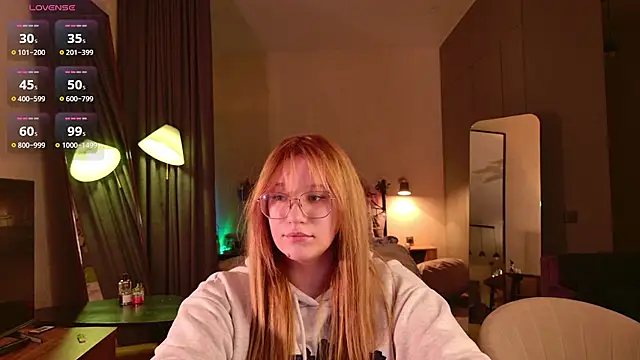 Snapshot of Morvelyn chatting on February 16, 2026, 9:44 pm Morvelyn online show from February 16, 2026, 9:44 pm