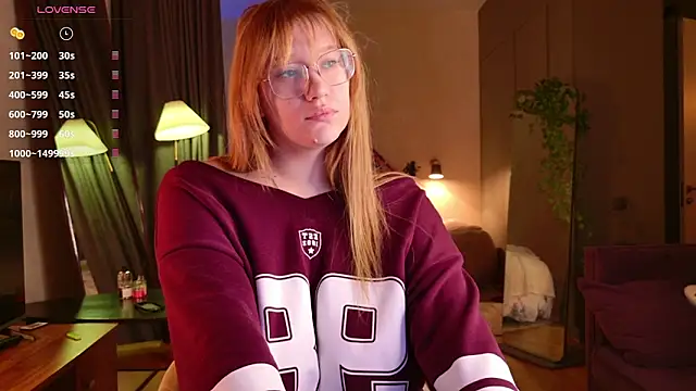 Snapshot of Morvelyn chatting on February 17, 2026, 8:15 pm Morvelyn online show from February 17, 2026, 8:15 pm