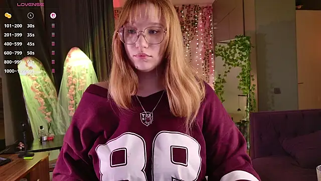 Snapshot of Morvelyn chatting on February 23, 2026, 8:06 pm Morvelyn online show from February 23, 2026, 8:06 pm