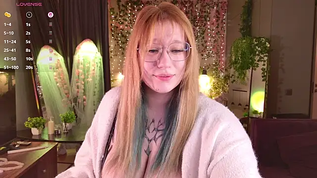 Snapshot of Morvelyn chatting on March 10, 2026, 9:53 pm Morvelyn online show from March 10, 2026, 9:53 pm