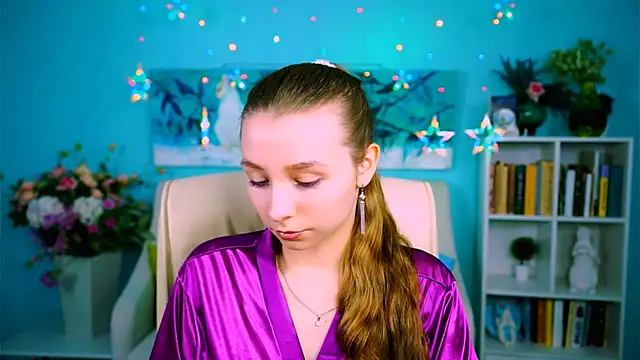 JulieDaniel online show from October 17, 2025, 4:26 am