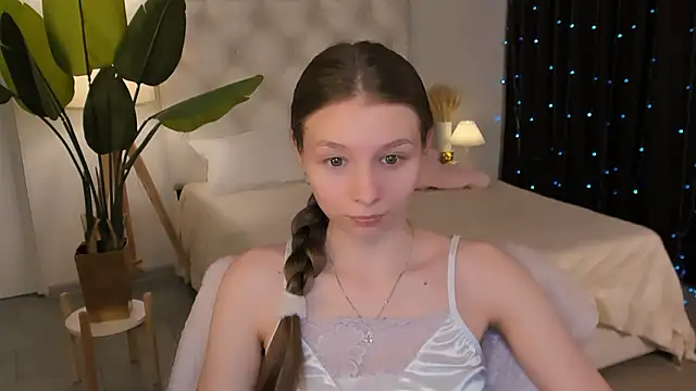 JulieDaniel online show from March 3, 2026, 5:02 am