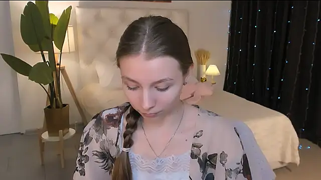 JulieDaniel online show from April 1, 2026, 8:15 am