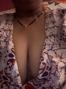 Snapshot of Divya-22 chatting on December 5, 2025, 7:43 pm Divya-22 online show from December 5, 2025, 7:43 pm