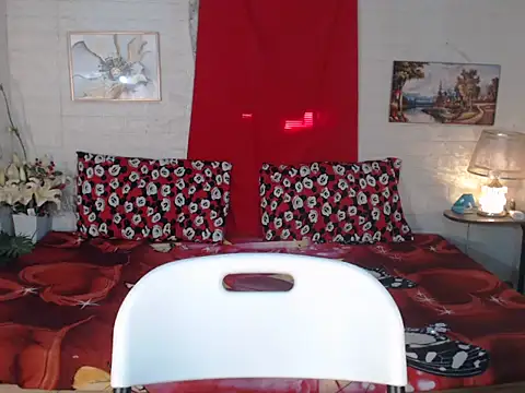 Snapshot of aneredfox chatting on February 25, 2026, 4:44 am aneredfox online show from February 25, 2026, 4:44 am