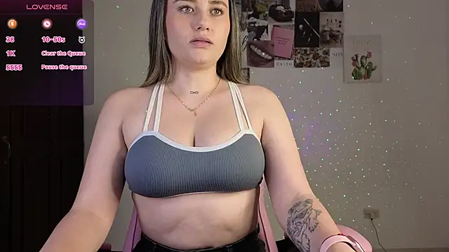 Snapshot of Veronika__Winslow_ chatting on January 16, 2026, 3:43 am Veronika Winslow online show from January 16, 2026, 3:43 am