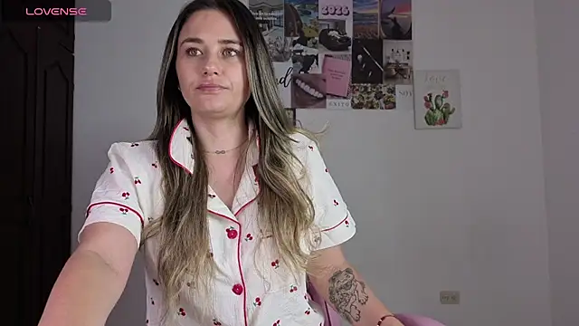 Snapshot of Veronika__Winslow_ chatting on February 25, 2026, 9:19 am Veronika Winslow online show from February 25, 2026, 9:19 am