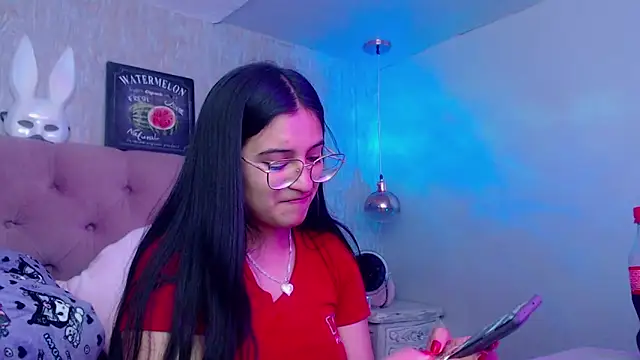 laurenelove online show from November 8, 2025, 3:39 am