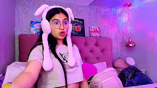 laurenelove online show from November 25, 2025, 3:39 am