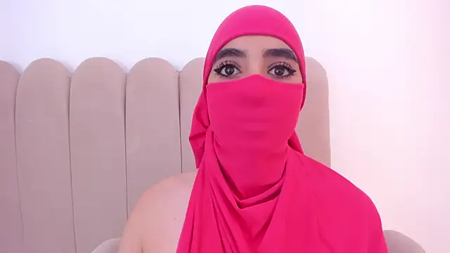 Snapshot of nayiraa_ chatting on February 23, 2026, 6:38 pm nayiraa online show from February 23, 2026, 6:38 pm